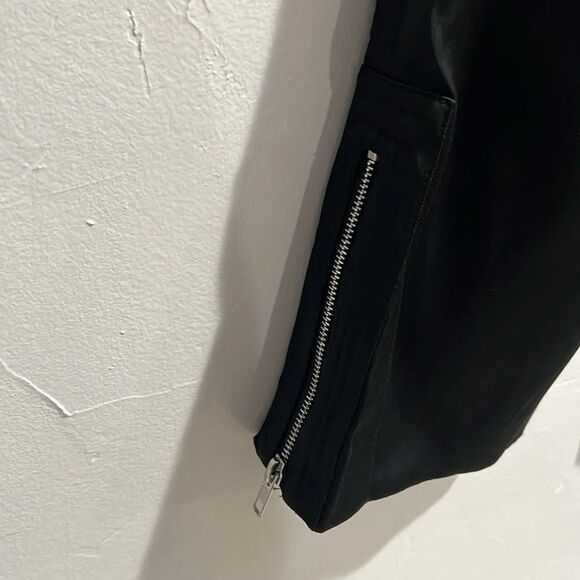 Cache Pants Black Sexy Satin Cargo Crop Zipper Size 4 NWT Deadstock - Picture 11 of 16